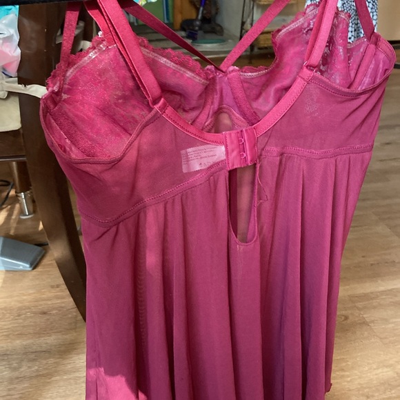 Maidenform 32C Burgundy, sexy lingerie with lace top and cheer bottom - Picture 10 of 12